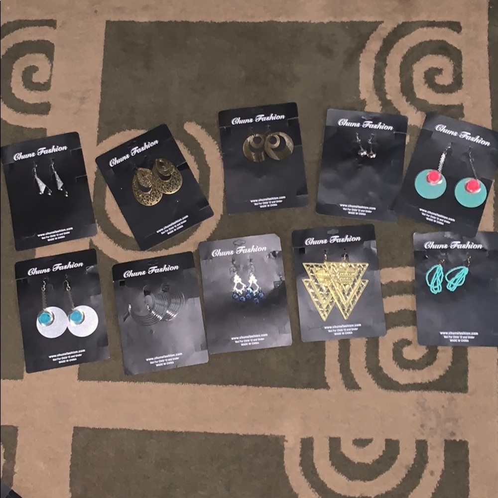 Set of 10 earrings brand new